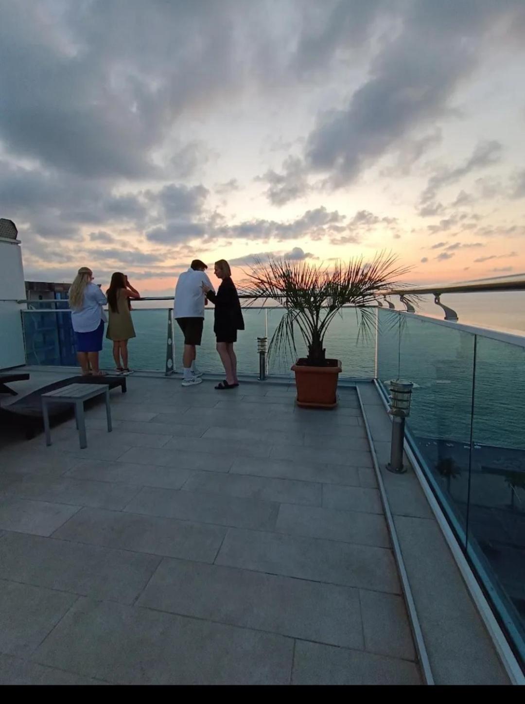 Sunrise Apart-Hotel Batumi Zewnętrze zdjęcie